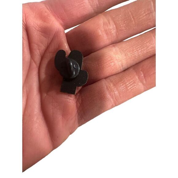 ⭐2 for $14⭐ ⭐3 for $18⭐ ❤ MIX AND MATCH!❤ DONT BE A PRICK enamel pin - Picture 2 of 2